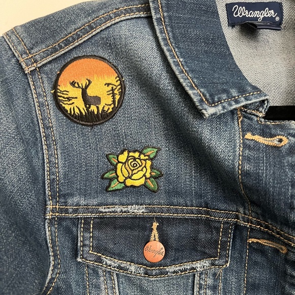 EUC Wrangler Patchwork Traveler Jean Jacket Size Medium - Picture 5 of 10